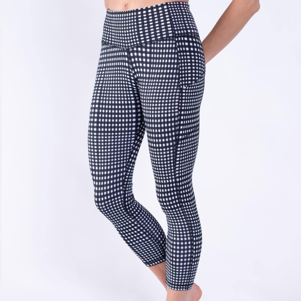 Tasc Checkered Gingham 7/8 Legging with pockets!